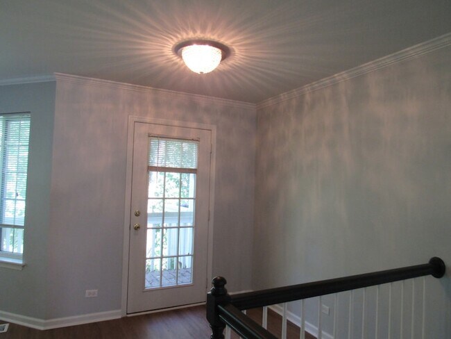 Building Photo - 255 W Treehouse Ln