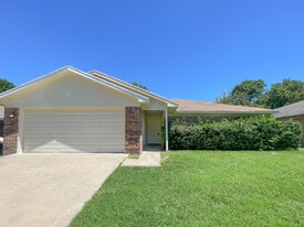 Building Photo - 1912 Ramada Dr