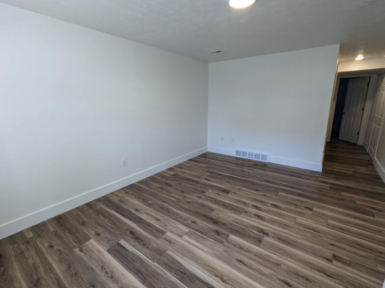 Building Photo - 341 E 2700 N
