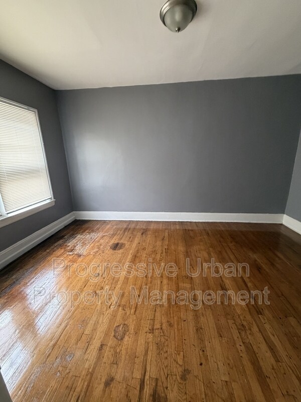 Building Photo - 1442 W 101st St