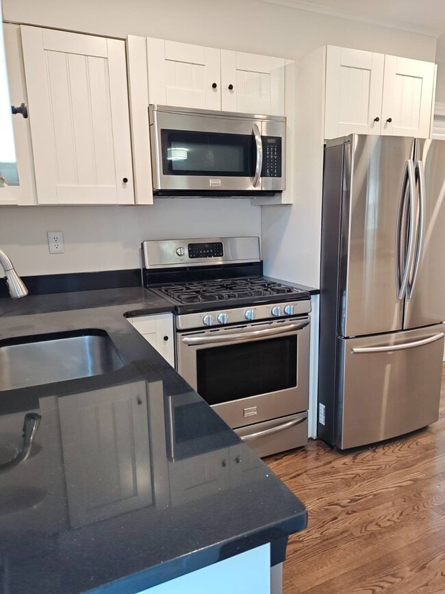 Building Photo - 2354 N Wading River Rd