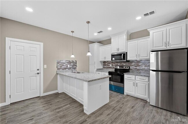 Building Photo - 1230 Valle Vista St