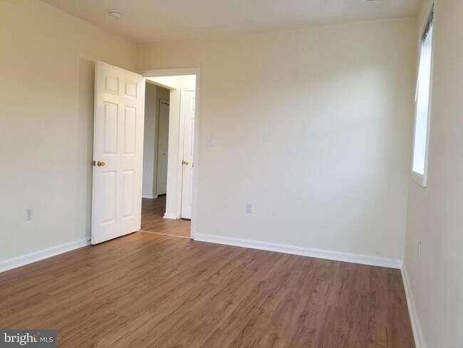 Building Photo - 3865 Halley Terrace SE