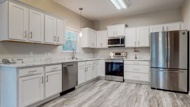 Building Photo - Beautiful 2/2 stand alone home in Santa Ro...
