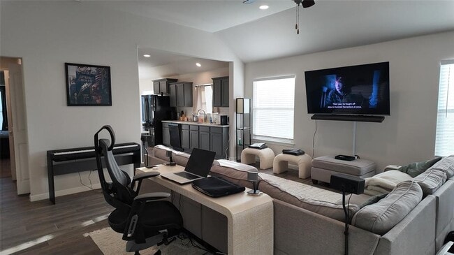 Building Photo - 5659 Sabbia Dr