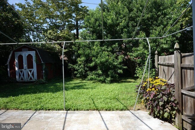 Building Photo - 252 Crosshill Rd