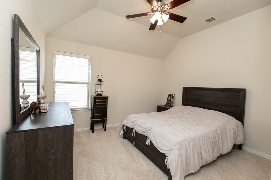 Building Photo - 4637 Seabiscuit St