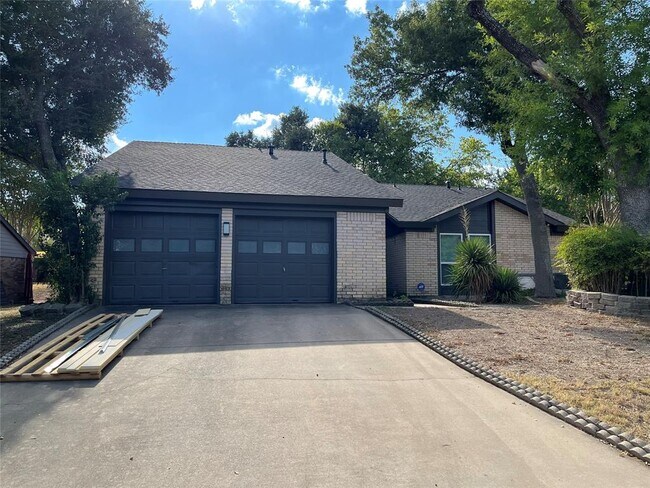 Primary Photo - 1205 Doonesbury Dr
