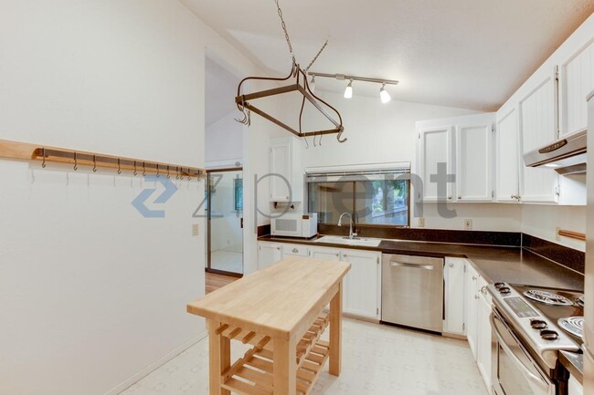 Building Photo - 1614 NE 199th Ct