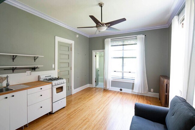 Building Photo - 2828 Humboldt Ave S