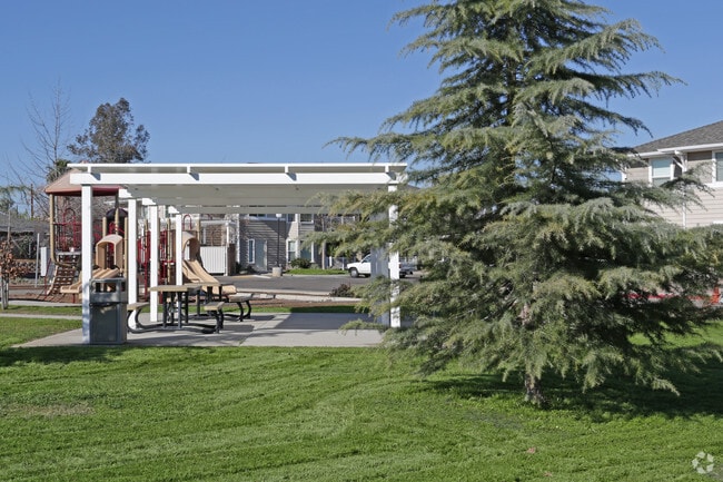 Building Photo - Parkside Court Apartments