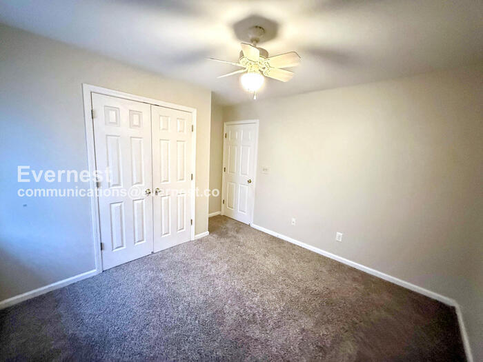 Building Photo - 607 Parkside Cir