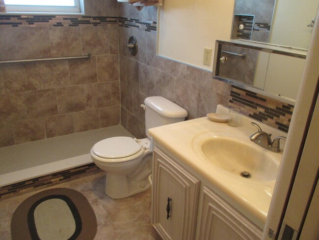 Building Photo - 2715 Emory C Dr