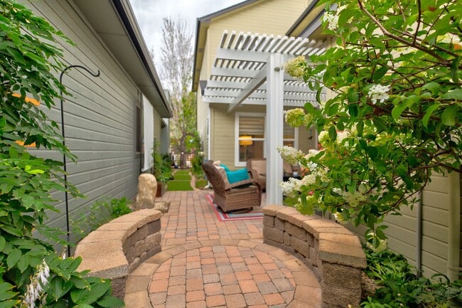 Building Photo - Sophisticated SE Boise Home Close To Downtown Boise