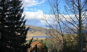 Building Photo - WINTER RENTAL- 2 Bedroom/1 Bath w/Washer/D...