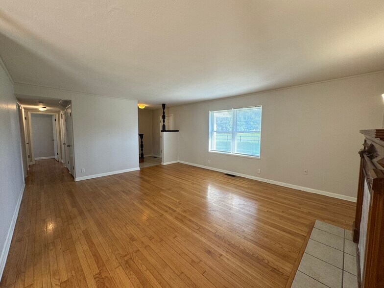 Building Photo - 6007 NW 32nd St