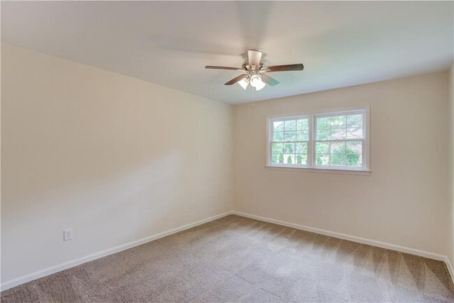 Building Photo - 770 Crest Valley Dr NW