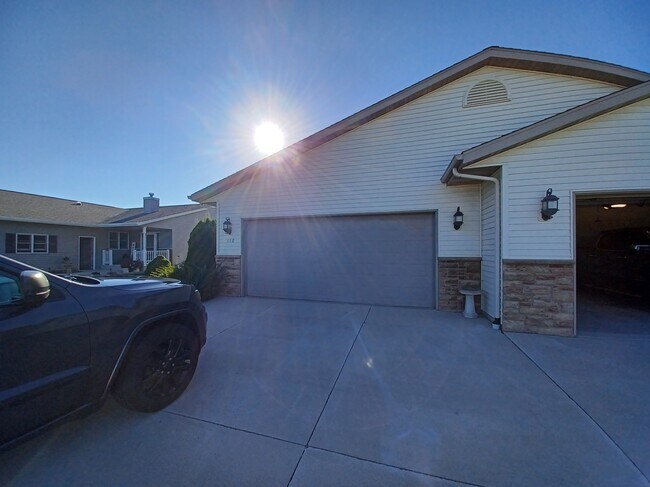 Building Photo - 118 S Heritage Dr