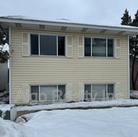 Building Photo - 916-918 SE 9th Ave