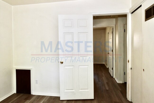 Building Photo - 5765 Steffens Ave