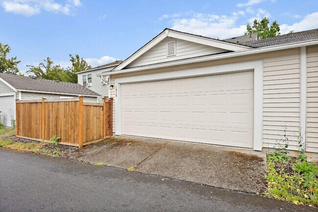 Building Photo - Cozy DuPont Home with Fenced Yard, 2-Car Garage & Minutes to JBLM!