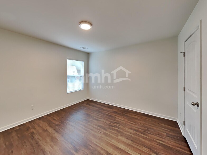 Building Photo - 631 Sunflower Dr