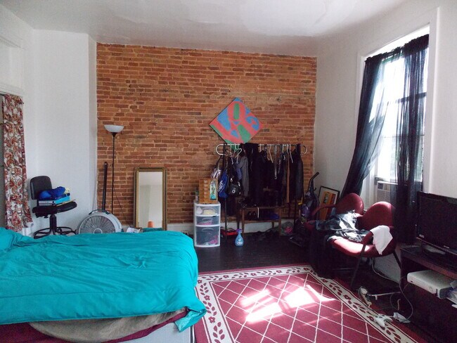 Primary Photo - 2109 St Paul St