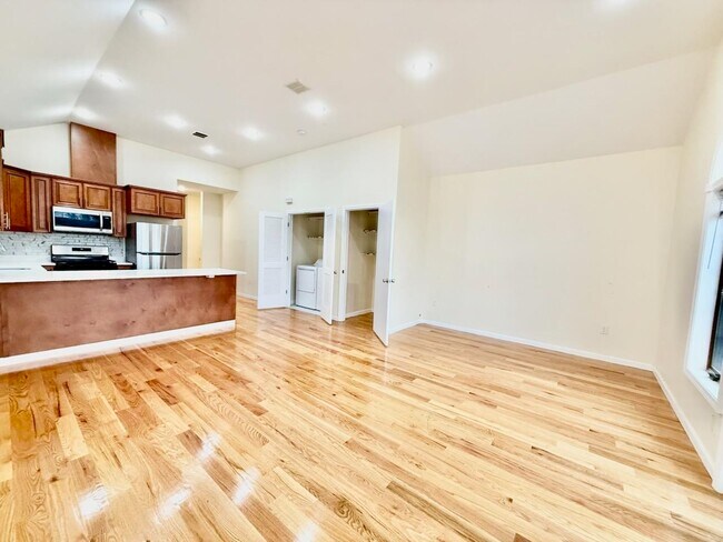 Building Photo - 91 W 20th St