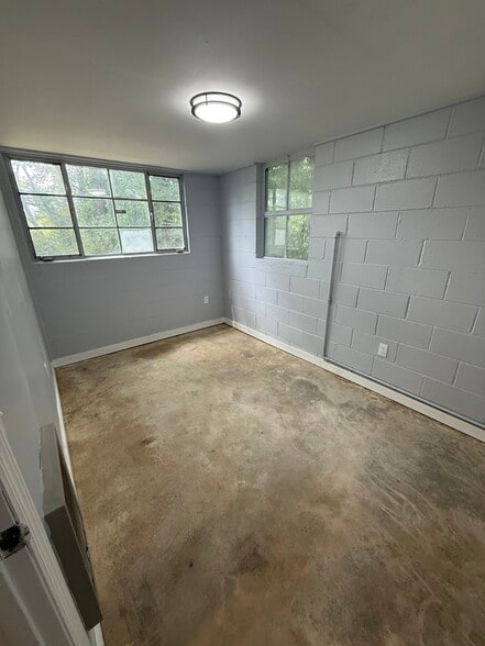 Building Photo - 509 Weakley Ave