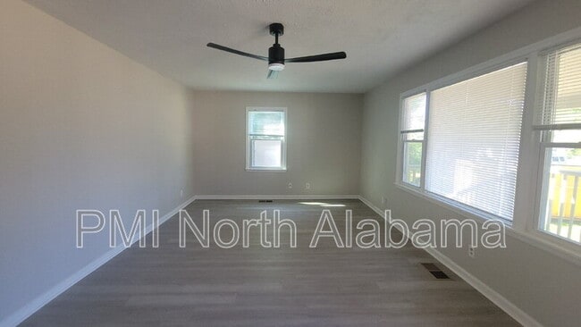 Building Photo - 3901 Newson Rd SW