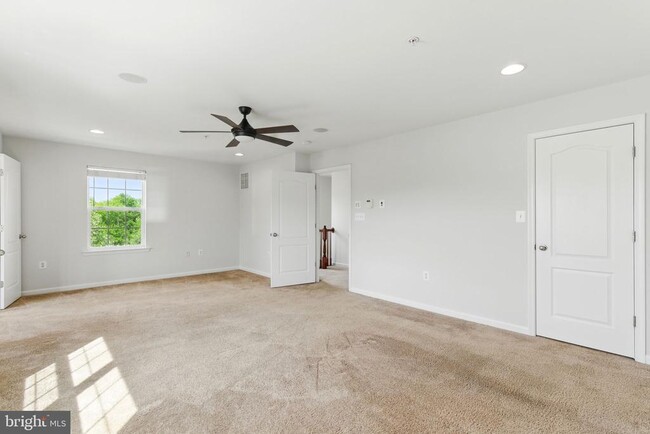 Building Photo - 38 Arenas Ct