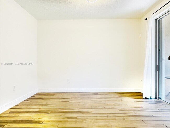 Building Photo - 202 Riverwalk Cir