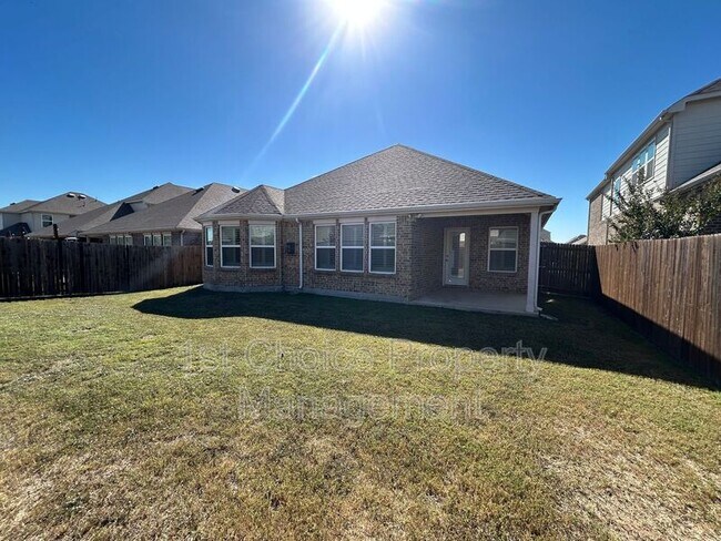 Building Photo - 952 Pinnacle Ridge Rd