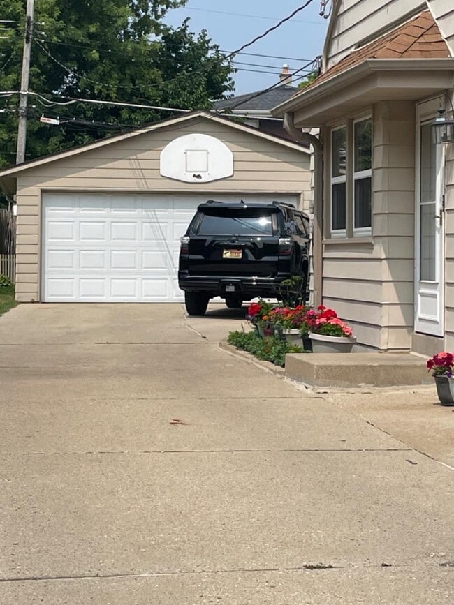 Building Photo - 3541-3543  South 79th Street - 3543