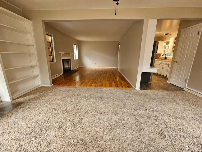 Building Photo - Virginia Village 4 Bed 3 Baths Large Yard Attached Garage Super Spacious!