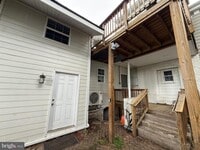 Building Photo - 512 Caroline St