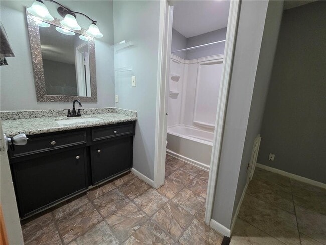 Building Photo - 814 Cascade Creek Dr