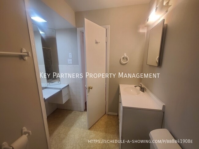 Building Photo - 7115 Larsen-
