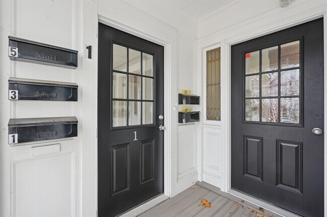 Primary Photo - 3 Merrimack St