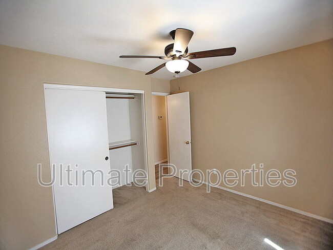 Building Photo - 12706 W Ash St