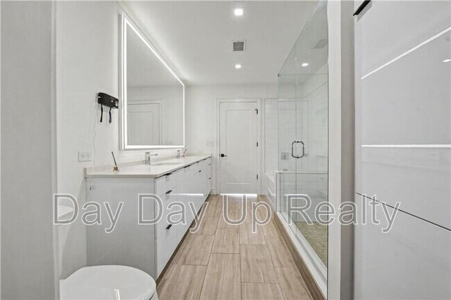 Building Photo - 788 West Marietta St NW