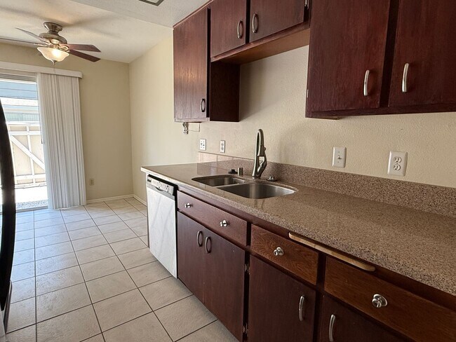 Building Photo - Beautiful Two Bedroom Townhome in San Luis Rey