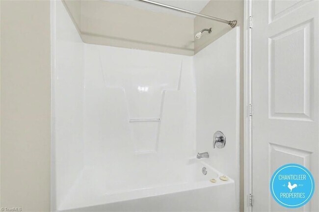 Building Photo - 1041 W Barton St