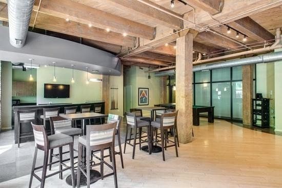 Building Photo - 1040 W Adams #426