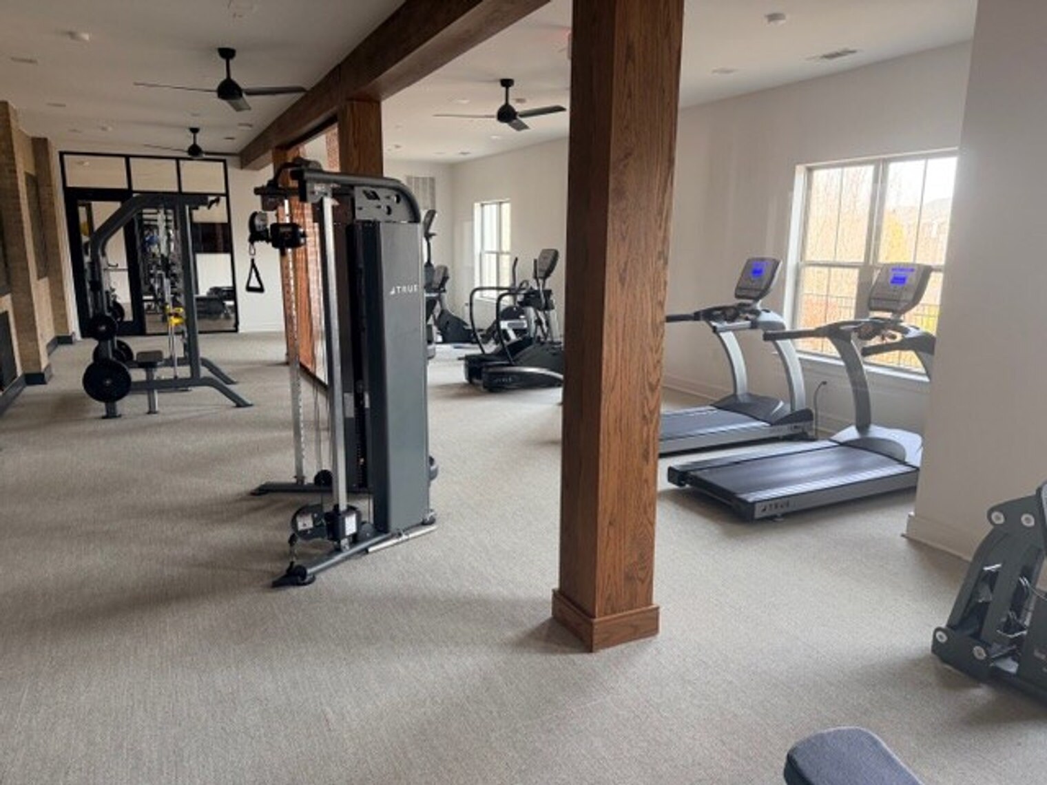 Building Photo - 611 Cooper River Cir