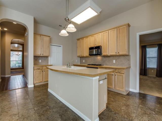 Building Photo - 12770 Swan Lake Dr