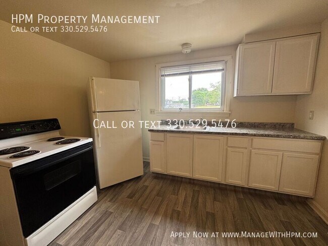 Building Photo - 1729 Stark Ave SW