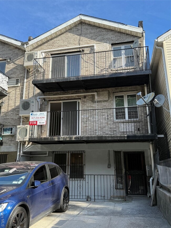 Primary Photo - 175 Monroe St