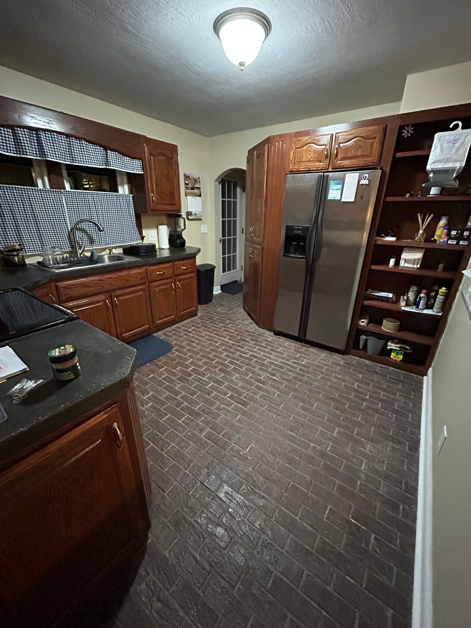 Building Photo - 2092 Hilltop View Rd