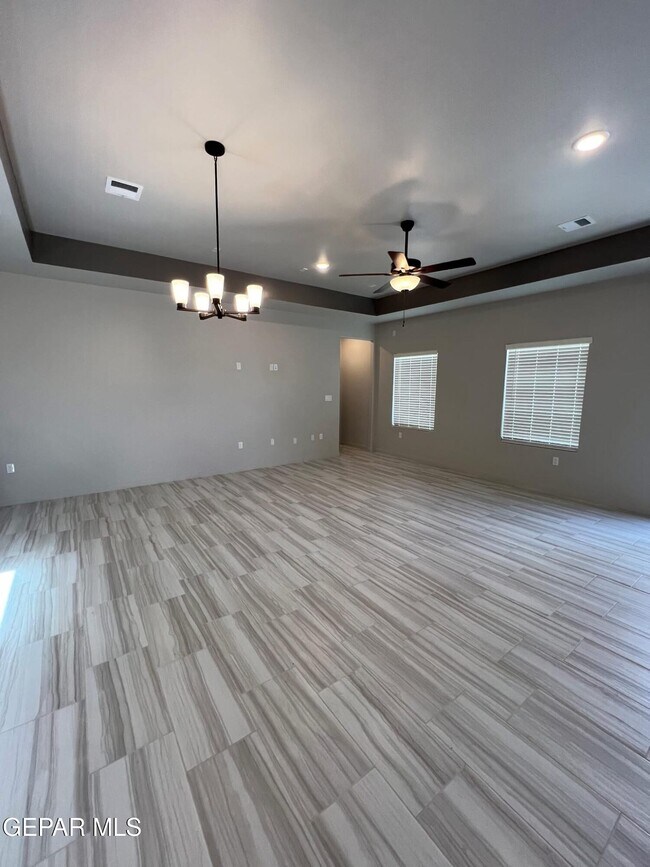 Building Photo - 208 Farnborough St